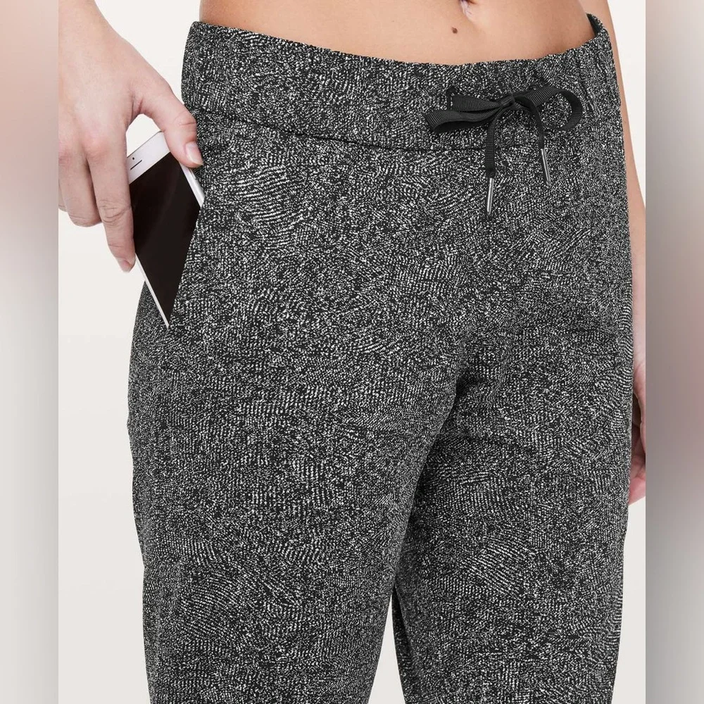 Lululemon On The Fly Pant 28